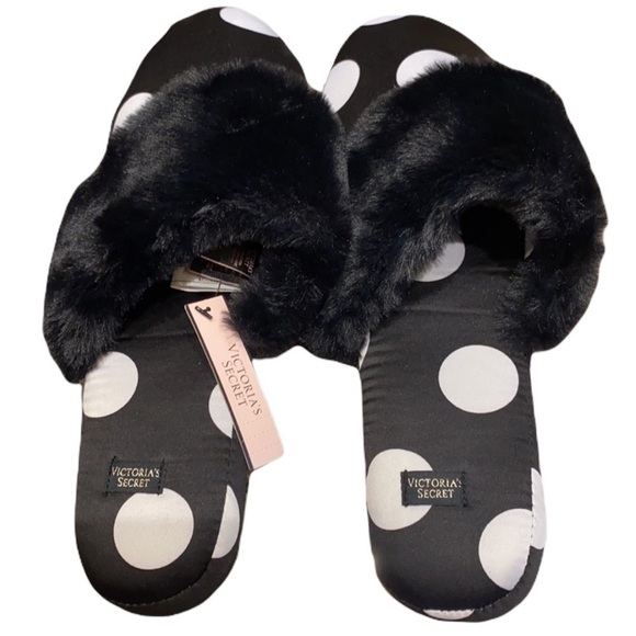 NWT’s Victoria Secret house slippers Black and White Medium - Picture 3 of 6